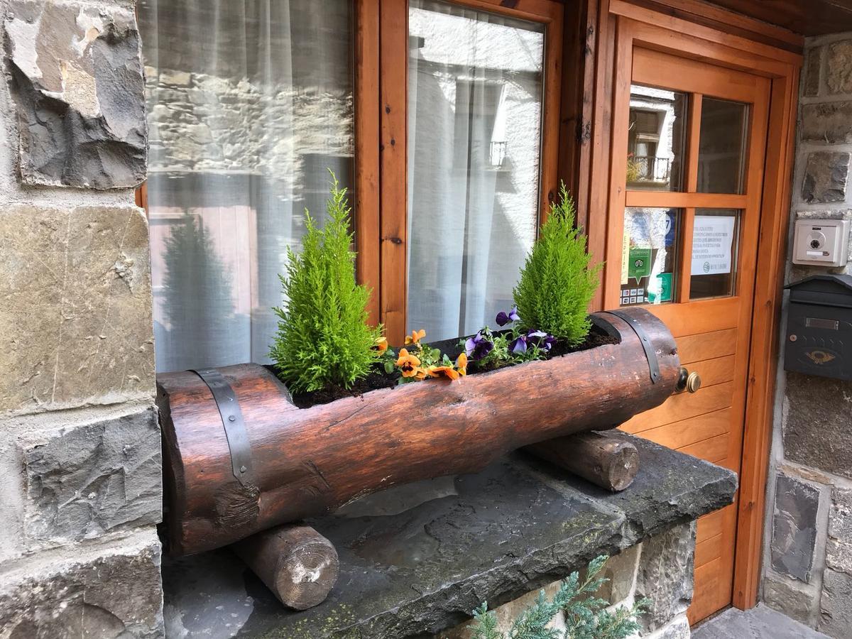 Hostal Ezkaurre Isaba Kültér fotó